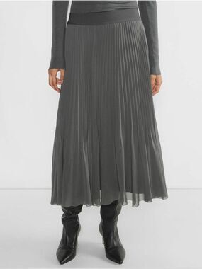 Wilfred Twirl Pleated Skirt  Pleated Midi Skirt in Light Olive